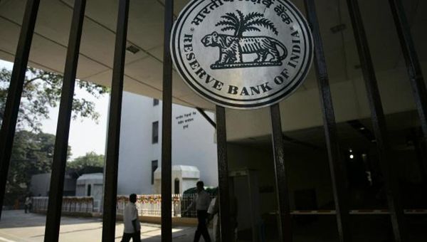 Tassi in rialzo in India. Sorpresa dalla banca centrale