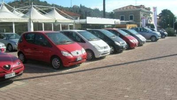 Anche il mercato di auto e moto usate è in forte crisi
