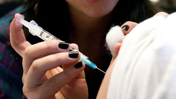 Vaccini, a scuola con l'autocertificazione