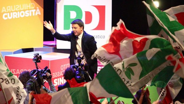 Matteo Renzi stravince le primarie