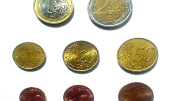 Zona Euro, vendite dettaglio salgono più del previsto a luglio