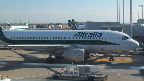 Alitalia, trovata l'intesa con Poste