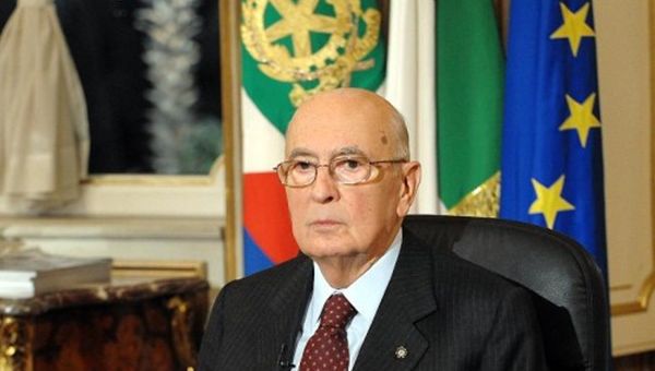 Napolitano: "L'Italia può e deve farcela". Record ascolti per messaggio